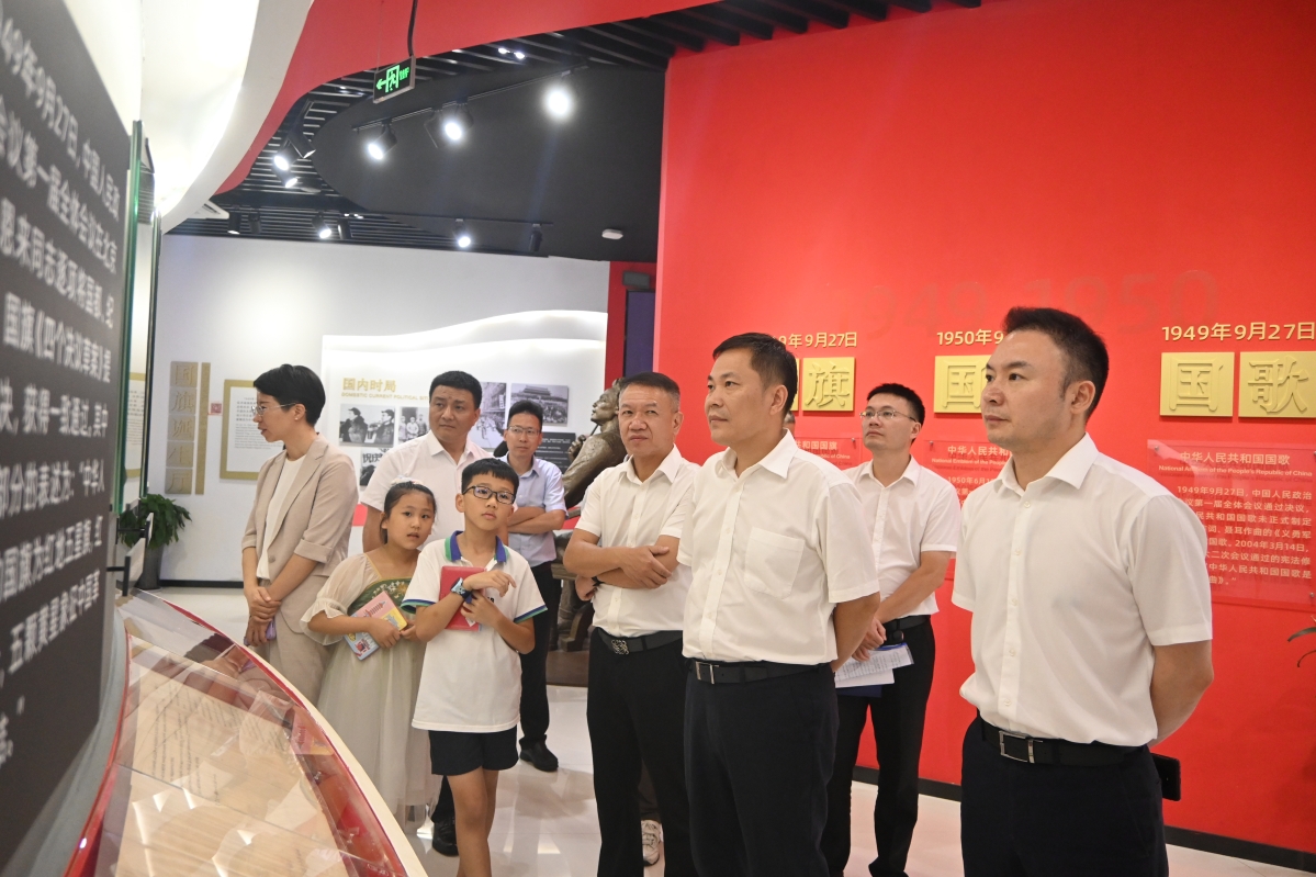 亓述偉副廳長(zhǎng)來(lái)溫指導(dǎo)民主法治村（社區(qū)）和法治文化建設(shè)工作